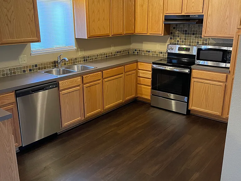 Boswell Dr — Photo 10