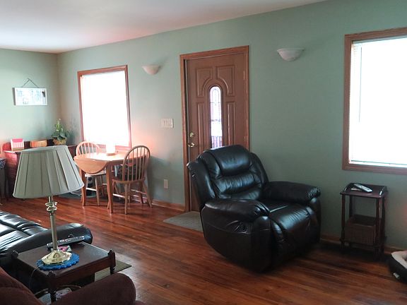 3rd image of 4209 Parker St