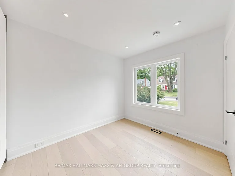 103 Ruggles Ave — Photo 12