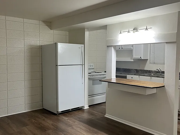 174 N Canyon Rd #1 — Photo 1