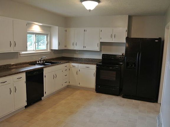 2nd image of 455 S Taylor Ave