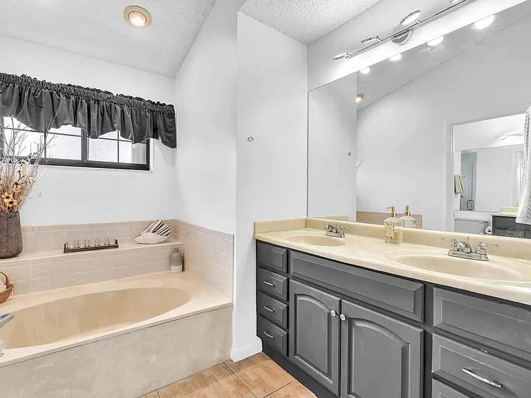 8099 Cassia Dr — Photo 26