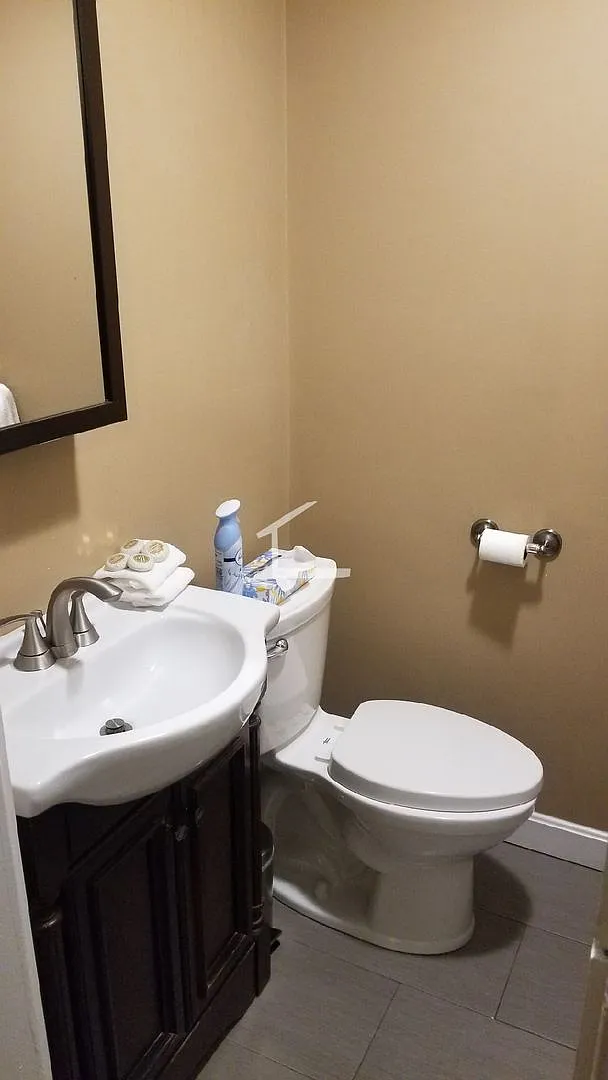 Large Fully Renovated Unit at Kenmore Sq. Walk to BU Campus, Heat /Hot Water Included, Laundry on... — Photo 4
