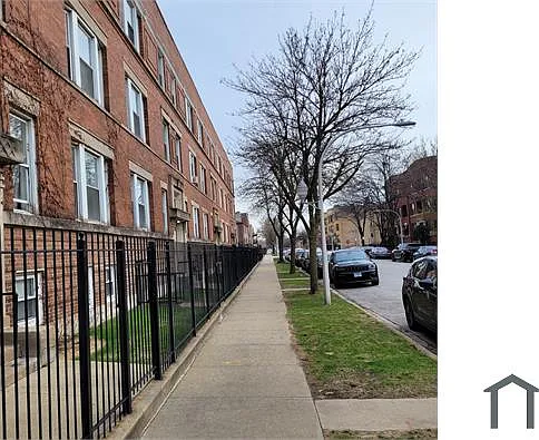 3 bed, $2,133 — Photo 3