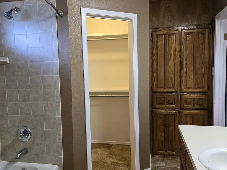 1629 Wyoming Ave — Photo 7