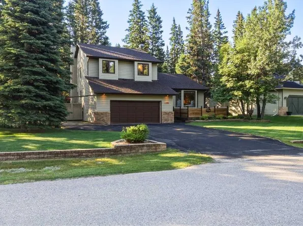 33 NW Manyhorses Dr, Redwood Meadows, AB T3Z 1A2