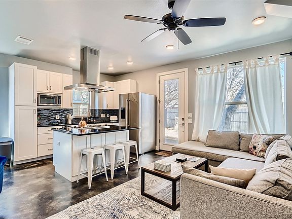 4th image of 2202 Willow St #B