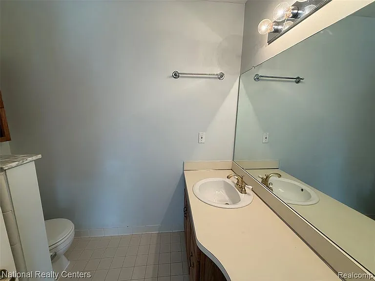 5164 Crowfoot Dr — Photo 33