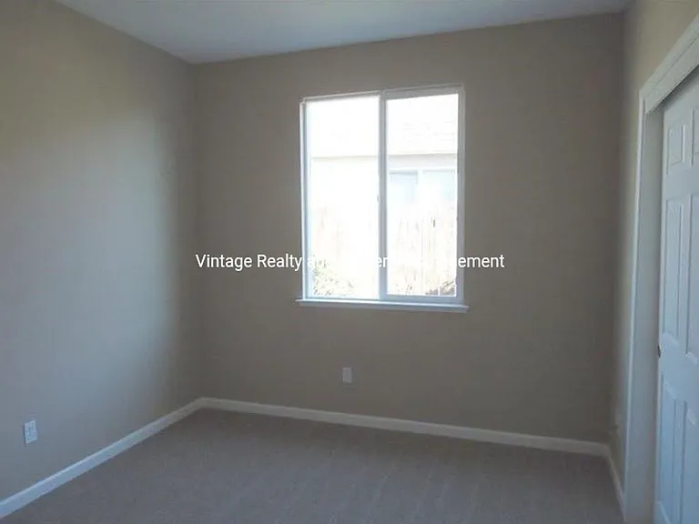 1473 Swallow Tail Ln — Photo 12