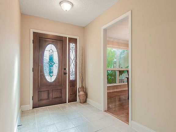 2nd image of 4220 Tideview Dr