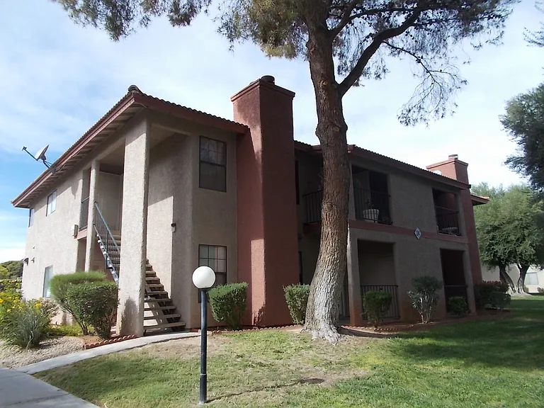 5576 W Rochelle Ave #24C24C — Photo 44