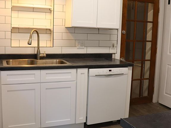 4th image of 1620 N Edwards St #B