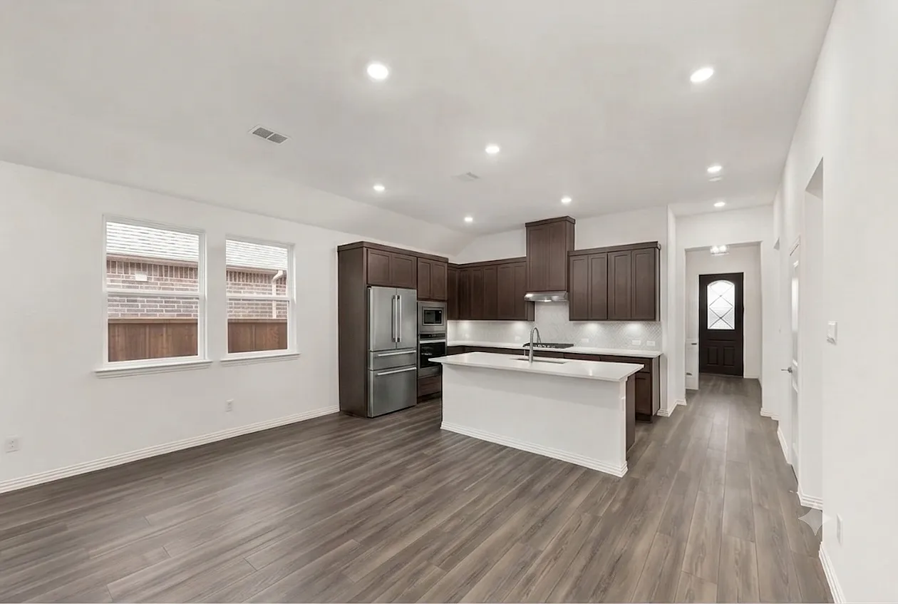 4 bed, 2264 sqft, $2,295 — Photo 3