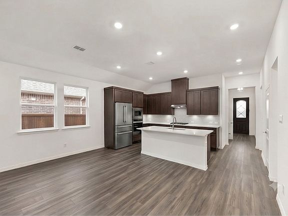 3rd image of 1825 Plymouth Dr