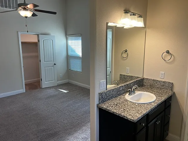 315 W Maclure Ave — Photo 15