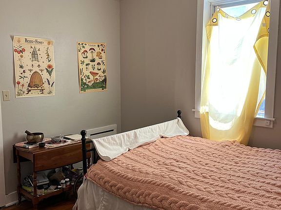 2nd image of 126 2nd St #R3