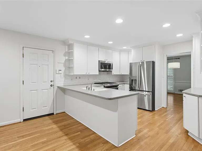 4775 Merlendale Ct NW — Photo 8