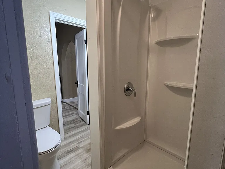 205 S Walters St #5 — Photo 5