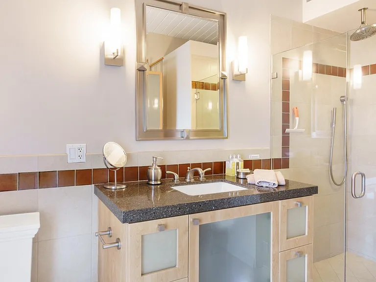 Master Bath, Walkin Shower