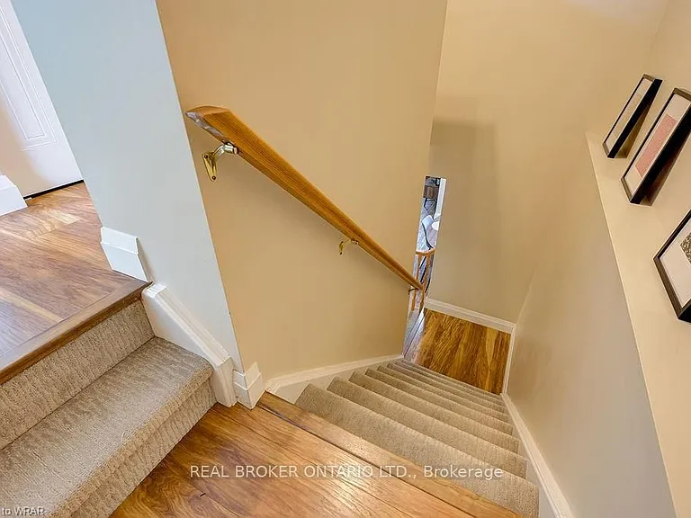 555 Mariner Dr — Photo 18