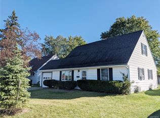 1215 E Park Rd, Grand Island, NY 14072