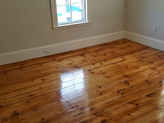 3rd image of 44 Water St
