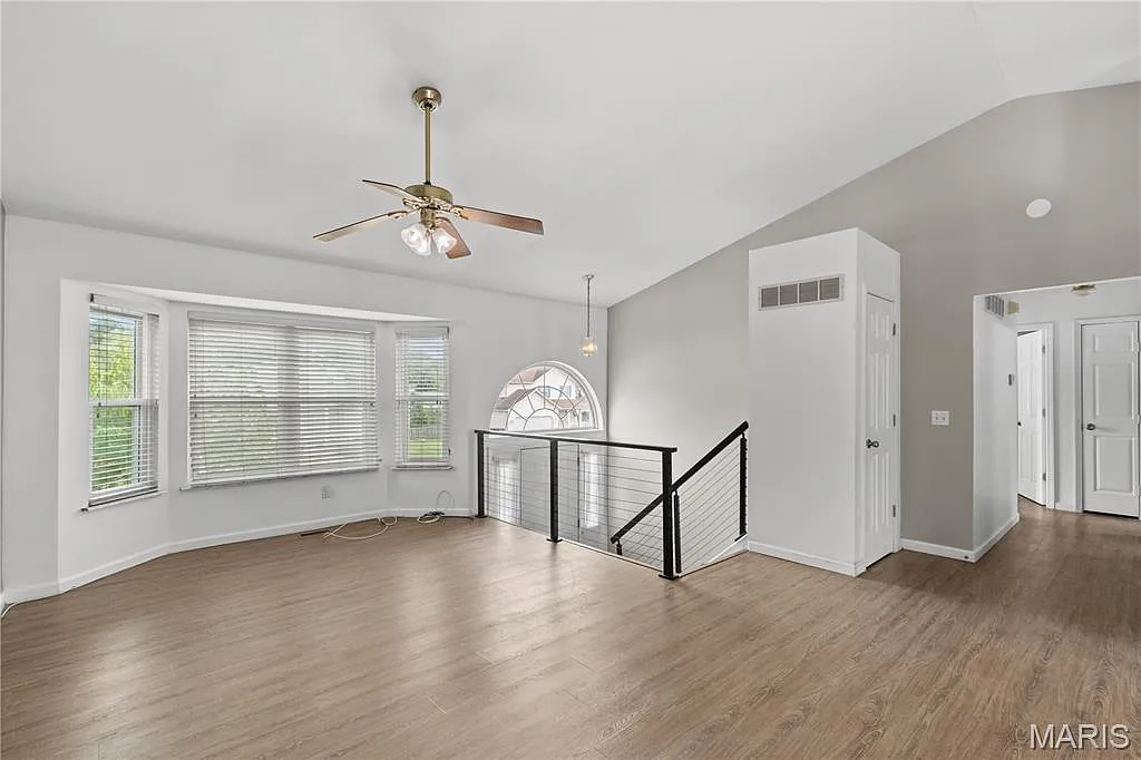 4 bed, 3.0 bath, 1110 sqft, $2,200 — Photo 4