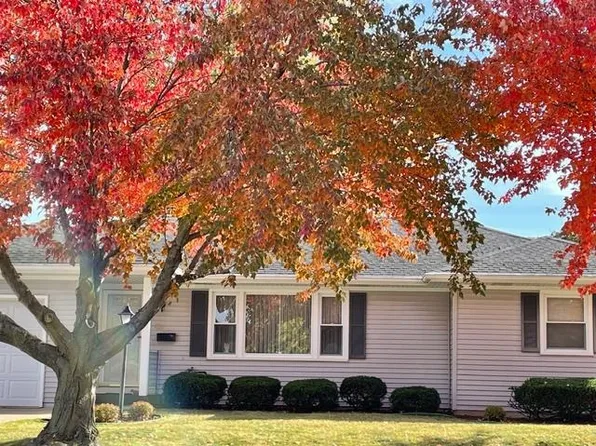 240 Devon Dr, Dubuque, IA 52001