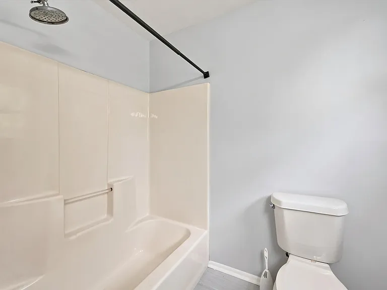 409 Dutton St — Photo 9