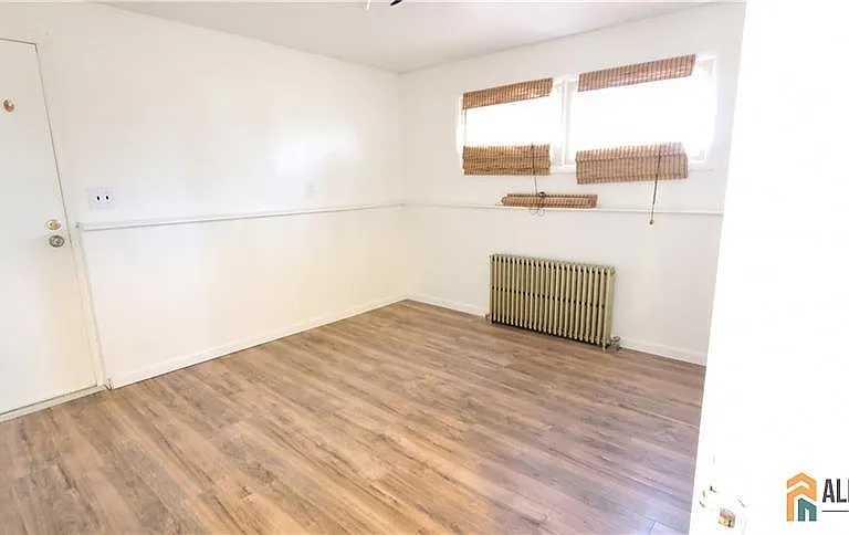 40 Beverly Ave — Photo 17