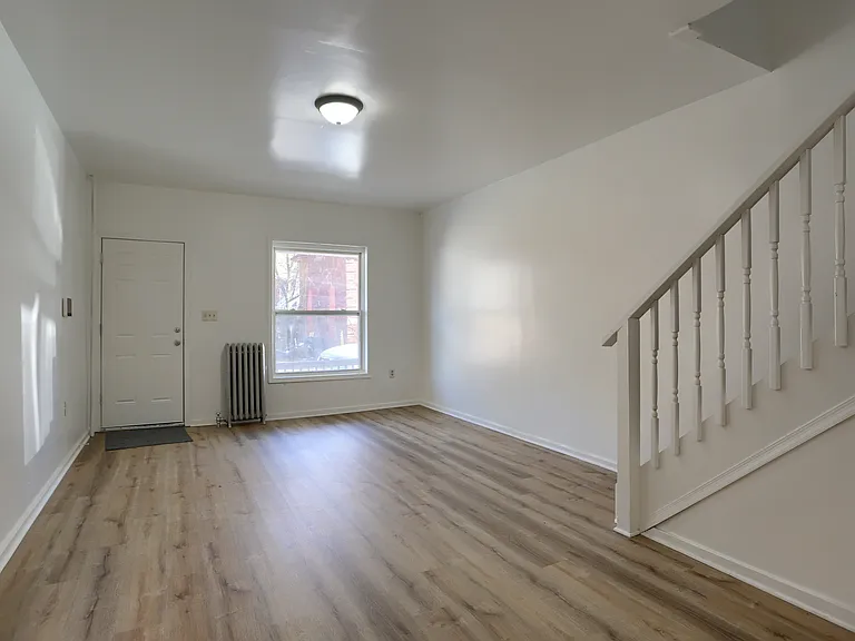 2114 Susquehanna St — Photo 2