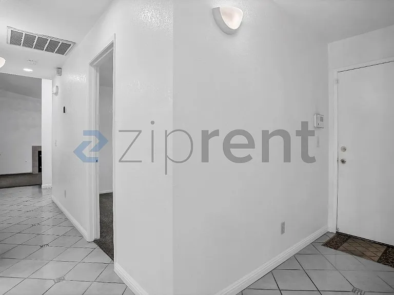 2411 Berry St — Photo 13