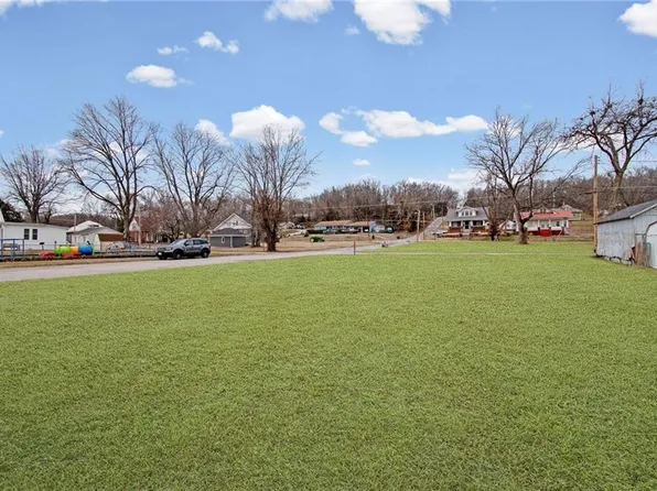 701 E Broadway St, Brunswick, MO 65236