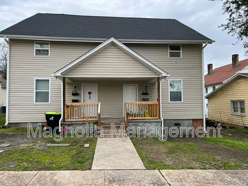 216A S Walnut St