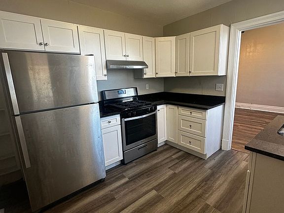 2nd image of 1408 Methyl St #1