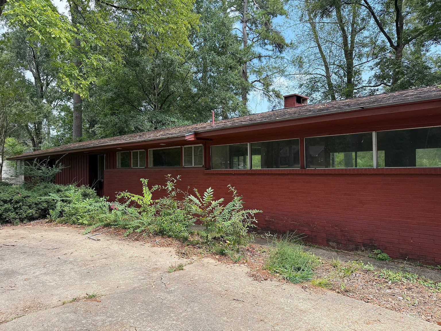 2 bed, 2052 sqft, $1,350 — Photo 3