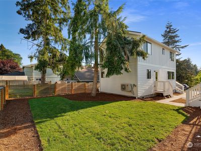 8750 Palatine Avenue N, Seattle, WA, 98103