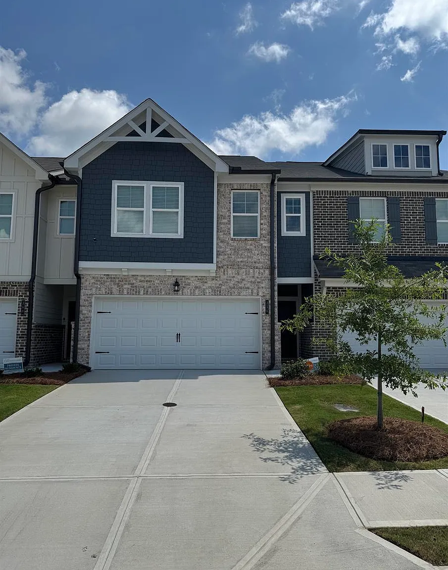 356 Sinclair Ct — Photo 1