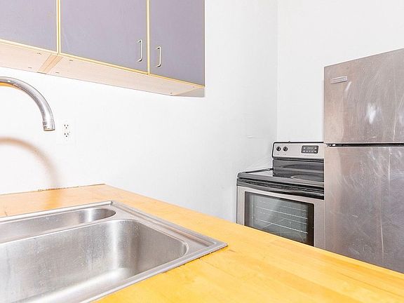 3rd image of 309 Troutman St APT 2R