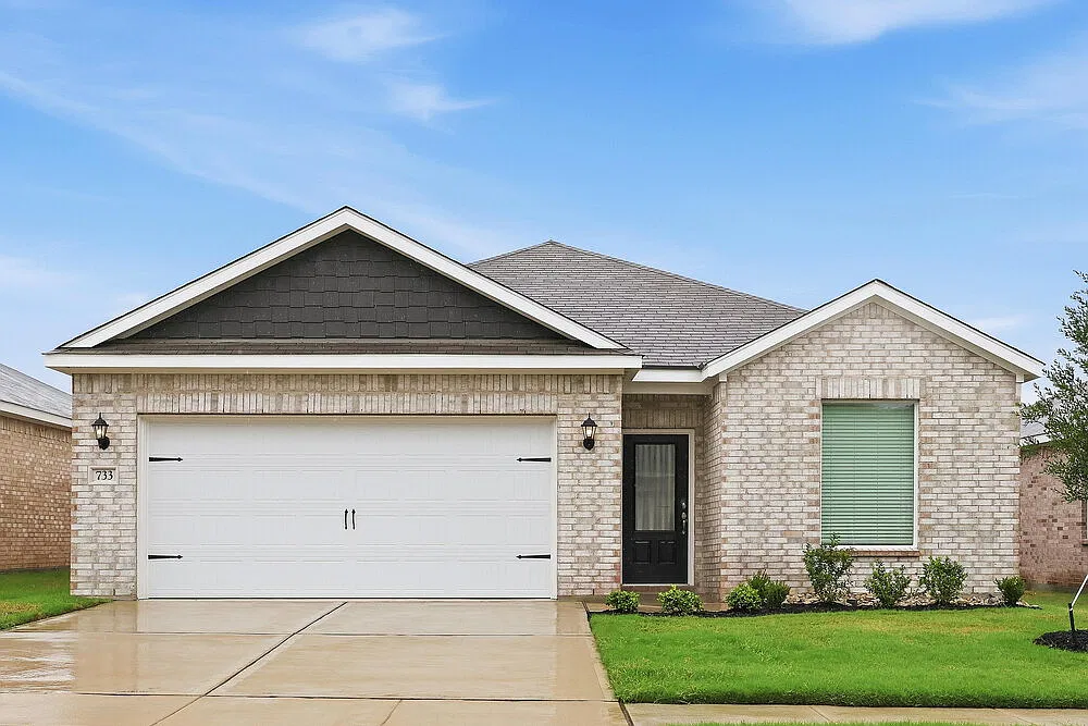 3 bed, 2.0 bath, 1668 sqft, $2,270 — Photo 1