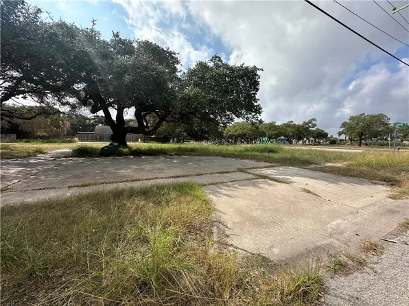 523 W Wheeler Ave, Aransas Pass, TX 78336