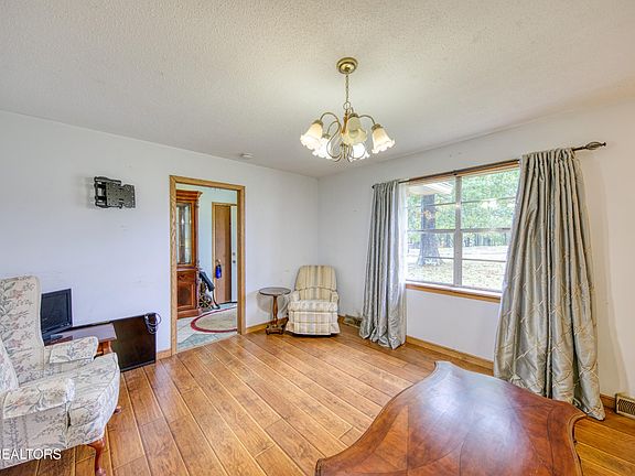 2nd image of 1652 Forest Heights Cir