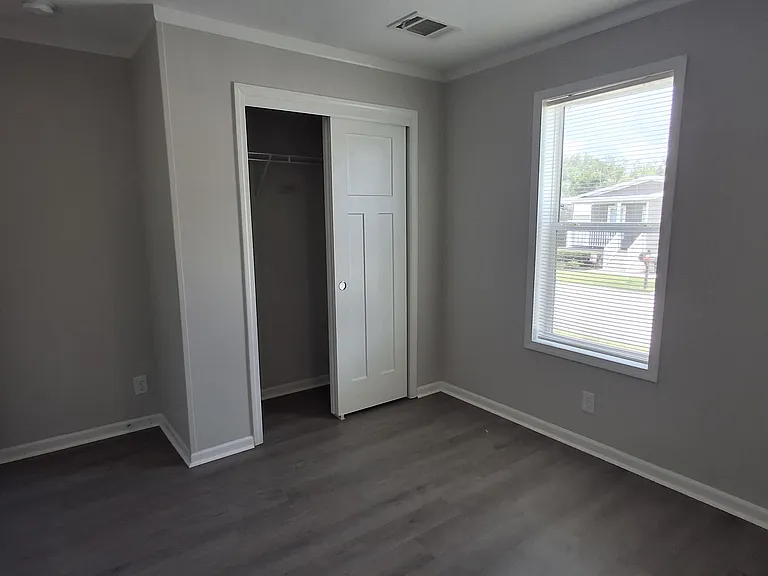Royal Palm Village — Photo 32