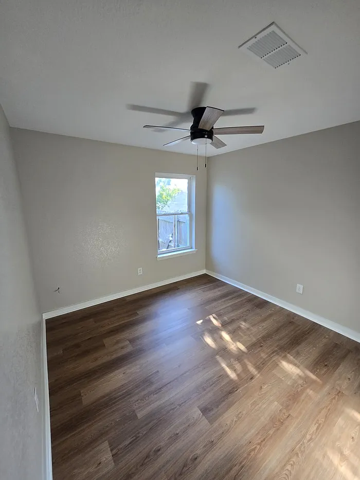 4 bed, 2.0 bath, 1445 sqft, $2,400 — Photo 4