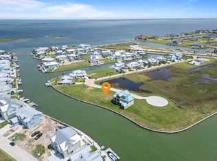 1053 Fiji Dr, Rockport, TX 78382