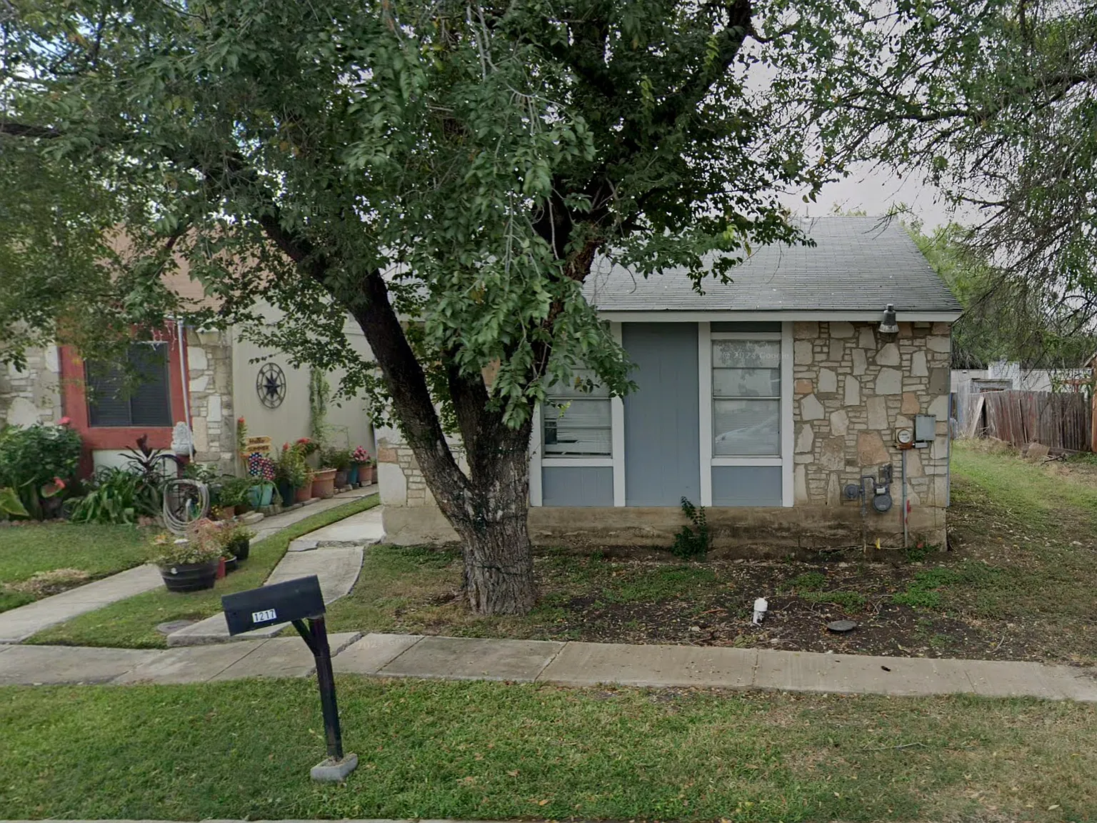 3 bed, 1196 sqft, $1,450 — Photo 2