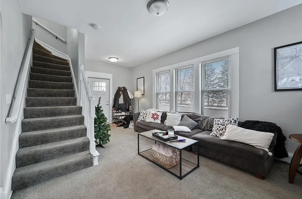 5 bed, 2981 sqft, $3,250 — Photo 1