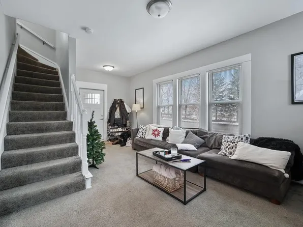 376 Cretin Ave N, Saint Paul, MN 55104