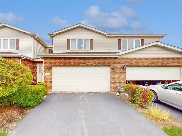 1405 Somerset Dr, Beecher, IL 60401