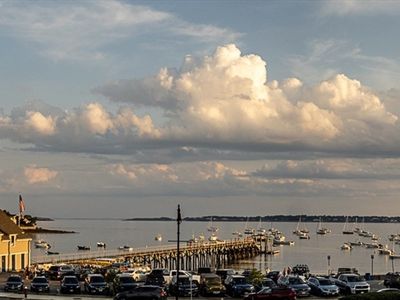 432 Humphrey St APT 8, Swampscott, MA, 01907